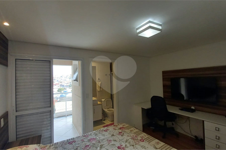 Sobrado à venda com 3 suítes em Vila Nivi, São Paulo, SP
