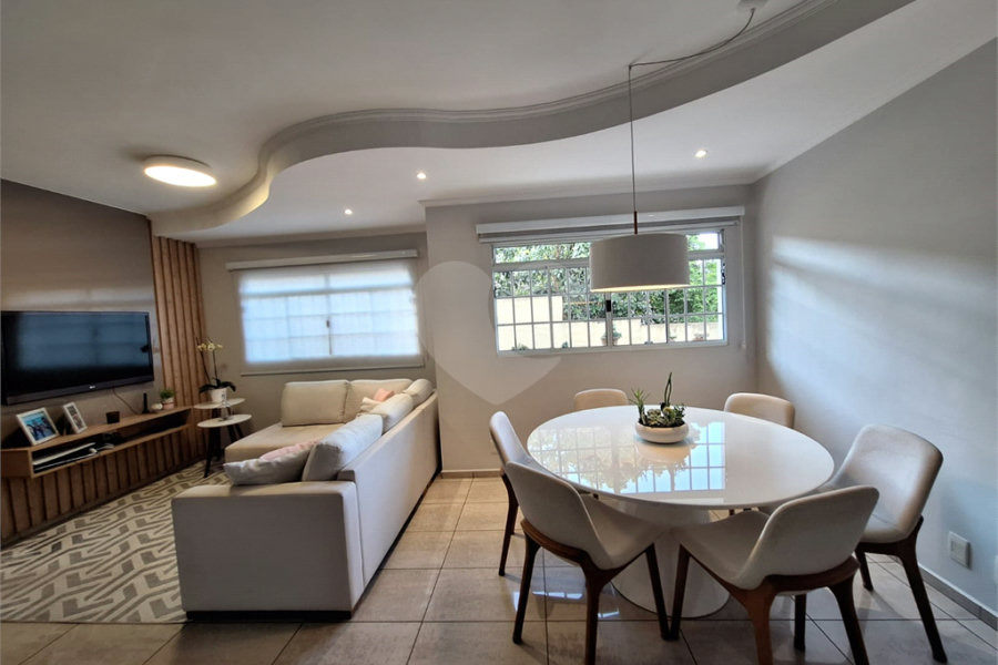 Casa à venda com 3 quartos, sendo 1 suíte, no condomínio Villaggio Tronchim, São Paulo - SP