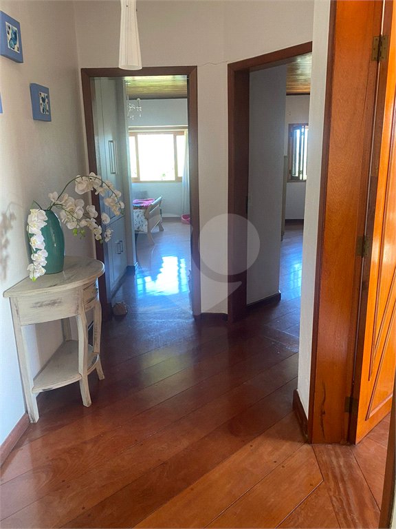 Casa à venda com 5 quartos, sendo 4 suítes, no condomínio Lago do Imperador, Mairiporã - SP