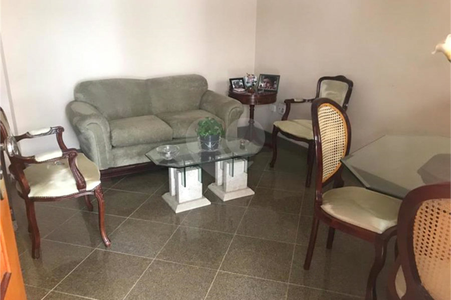 Casa à venda com 3 quartos, sendo 1 suíte, no condomínio Morada de Itapuã, São Paulo - SP