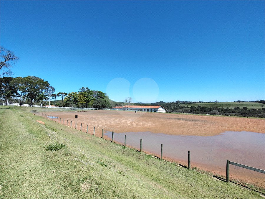 Fazenda para alugar com 3 quartos em Vila Santana, Itapetininga, SP