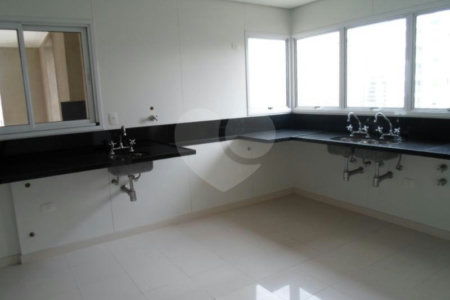 Apartamento à venda com 4 suítes em Panamby, São Paulo, SP