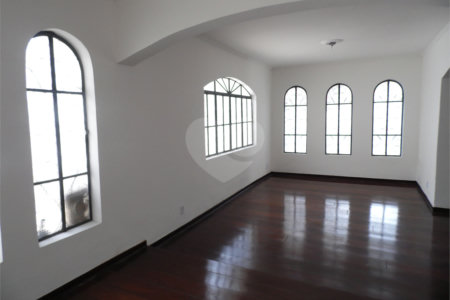 Casa à venda com 5 quartos, sendo 3 suítes, em Vila São Francisco, São Paulo, SP