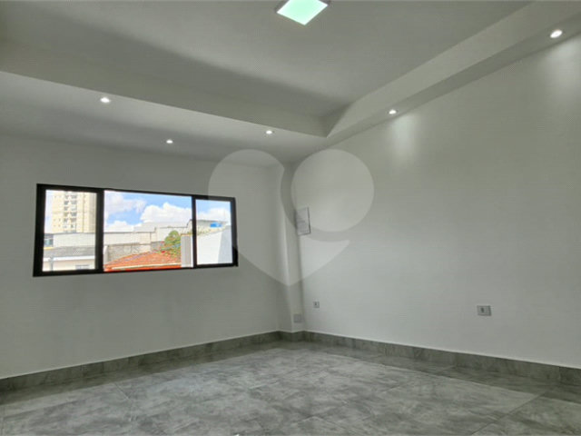 Sobrado à venda com 3 quartos, sendo 1 suíte,  em Vila Bonilha, São Paulo, SP