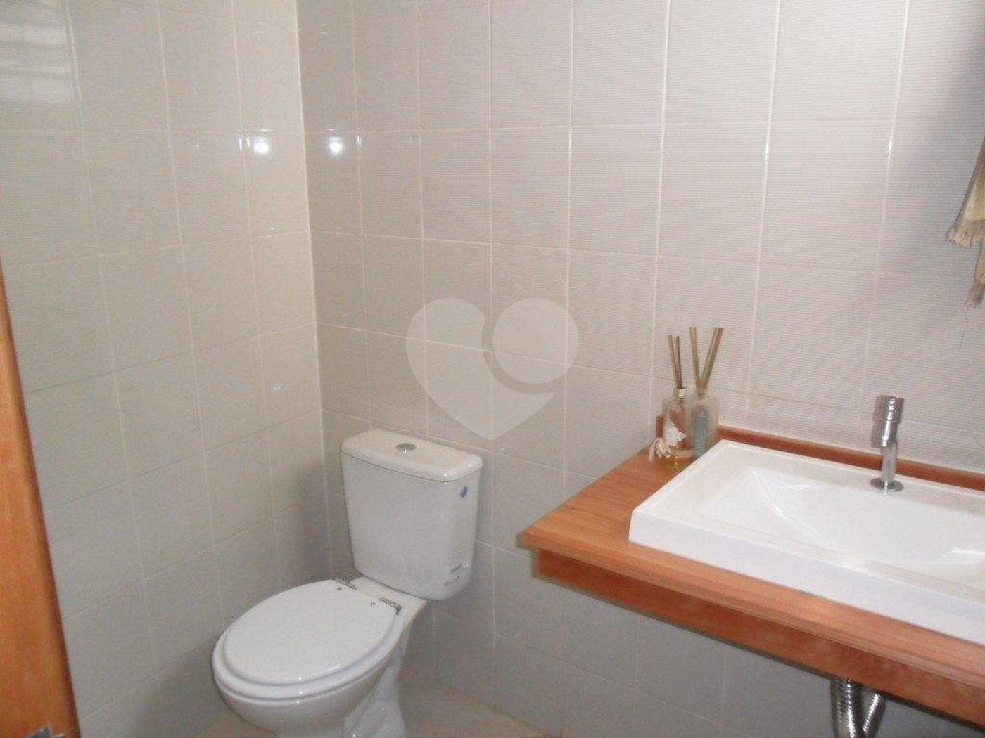 Sobrado à venda com 3 quartos, sendo 1 suíte, em Vila Romero, São Paulo, SP