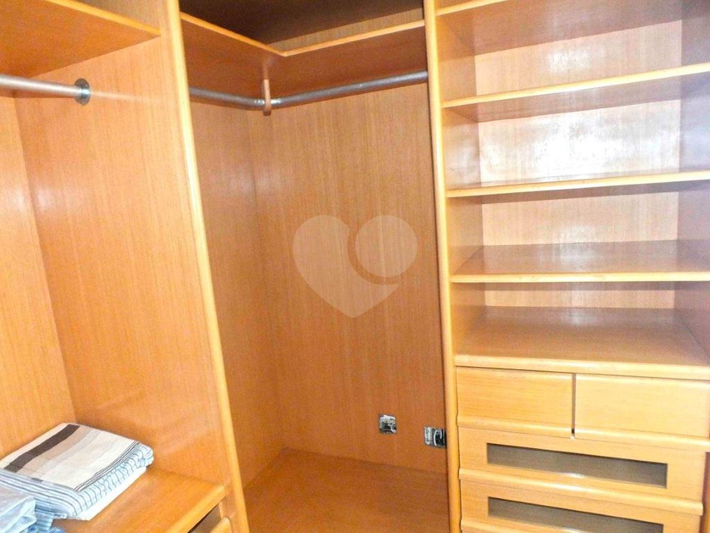 Casa à venda com 5 suítes no condomínio Vilaggio Monte Alegre, São Paulo - SP