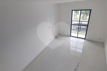 Sobrado à venda com 3 quartos, sendo 1 suíte, em Vila Carrão, São Paulo, SP