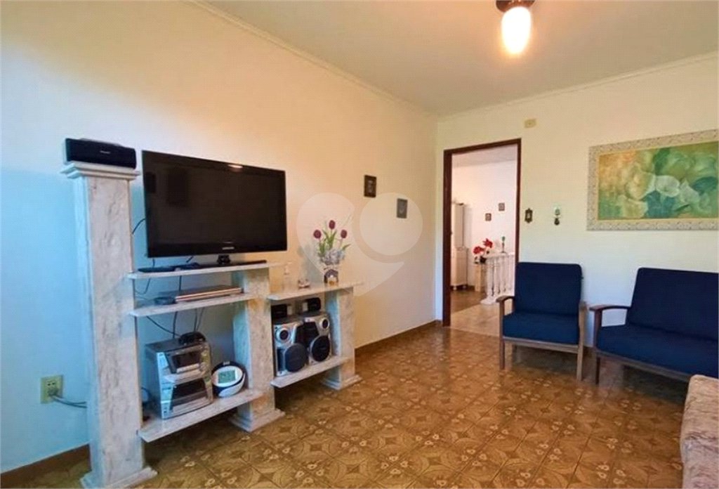 Sobrado à venda 241m² na Vila Mariana 04 dormitórios, 01 suíte e 03 vagas.