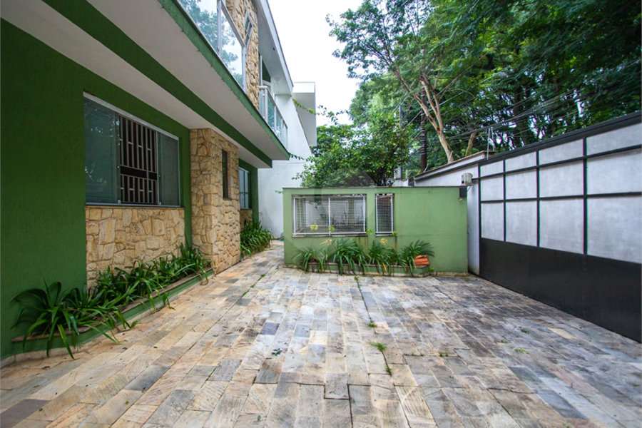Sobrado à venda com 5 suítes em Santana, São Paulo, SP