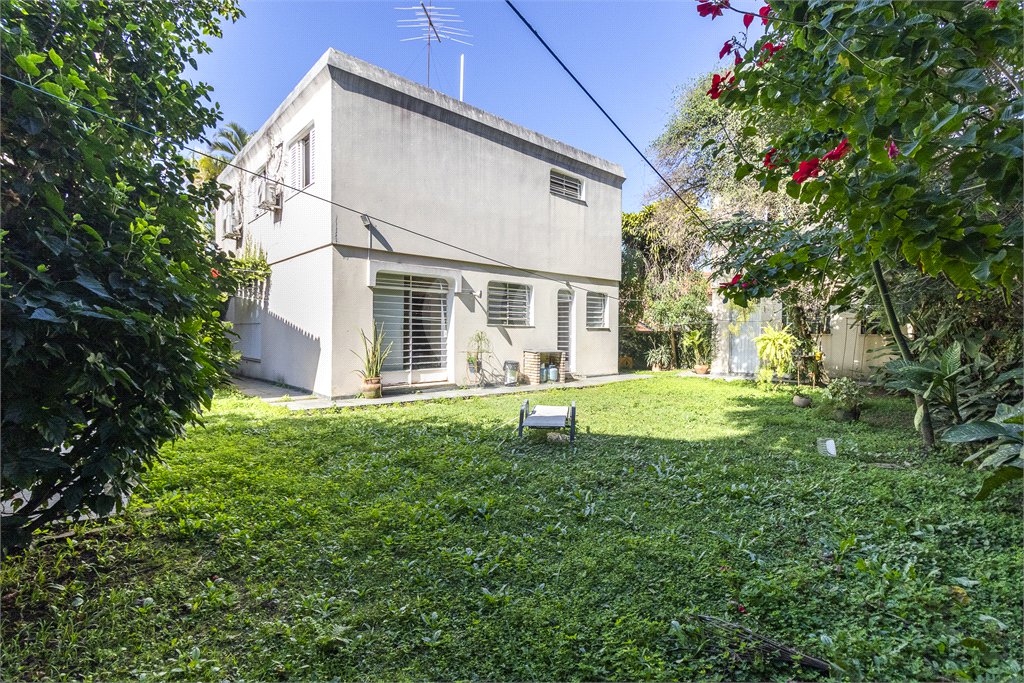Sobrado à venda com 3 quartos, sendo 1 suíte, em Jardim Prudência, São Paulo, SP