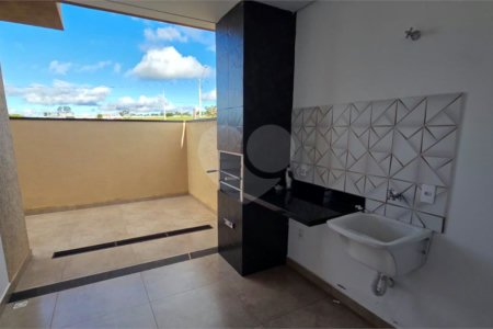 Casa à venda com 2 quartos, sendo 1 suíte, no condomínio Tivolli, Itapetininga - SP