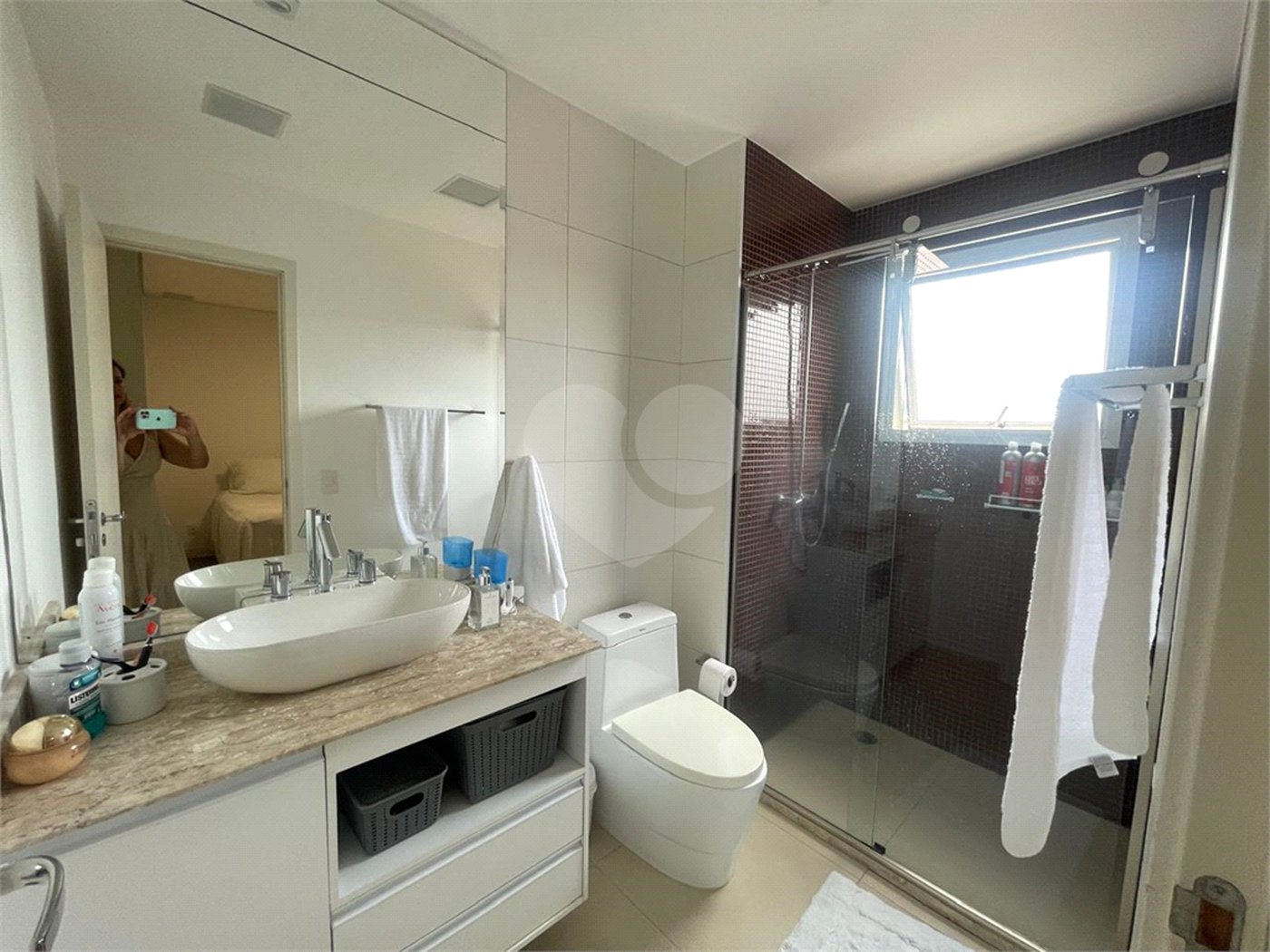 Apartamento à venda com 3 quartos, sendo 1 suíte,  em Vila Suissa, Mogi das Cruzes, SP