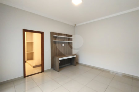 Sobrado à venda com 3 quartos, sendo 2 suítes, em Jardim Itália, Itapetininga, SP