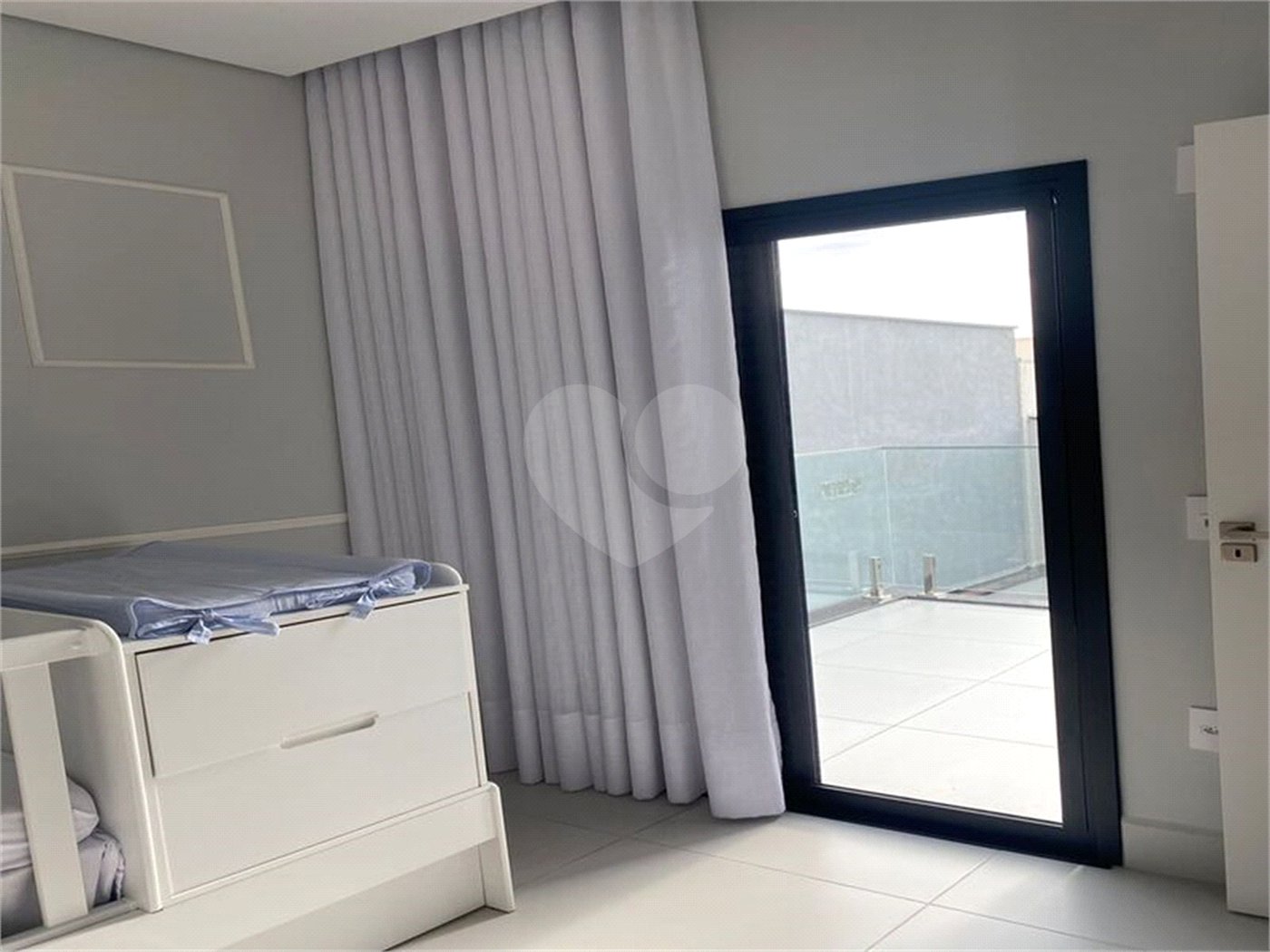 Casa à venda com 3 quartos, sendo 1 suíte,  no condomínio Mantova, Indaiatuba - SP