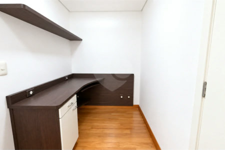 Apartamento à venda com 3 quartos, sendo 1 suíte, em Jardim das Acácias, São Paulo, SP