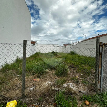 Terreno à venda em Jardim São João Batista, São Carlos - SP