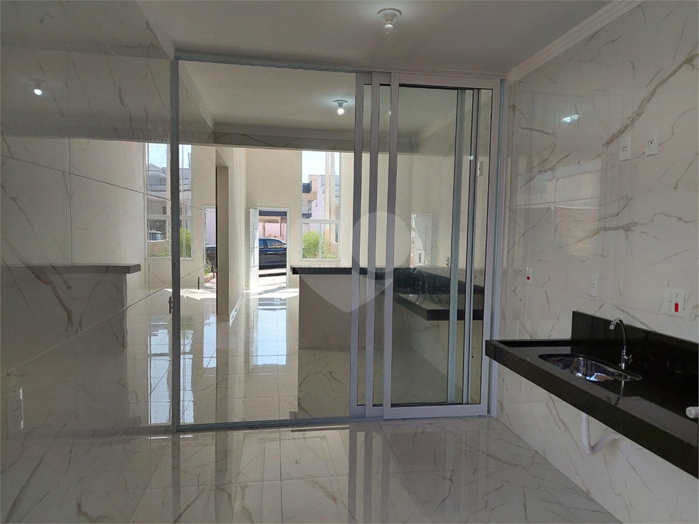 Casa à venda com 3 quartos, sendo 1 suíte,  no condomínio Horto Florestal Villagio, Sorocaba - SP