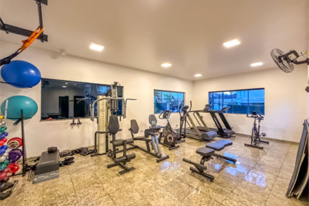 Casa à venda com 4 quartos, sendo 3 suítes, no condomínio Village Place, São Paulo - SP