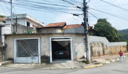 Casa à venda com 3 quartos, sendo 1 suíte,  em Jardim Ikeda, Suzano, SP
