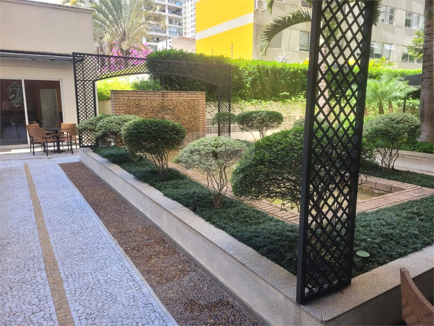 Apartamento à venda com 3 quartos, sendo 2 suítes, em Vila Uberabinha, São Paulo, SP