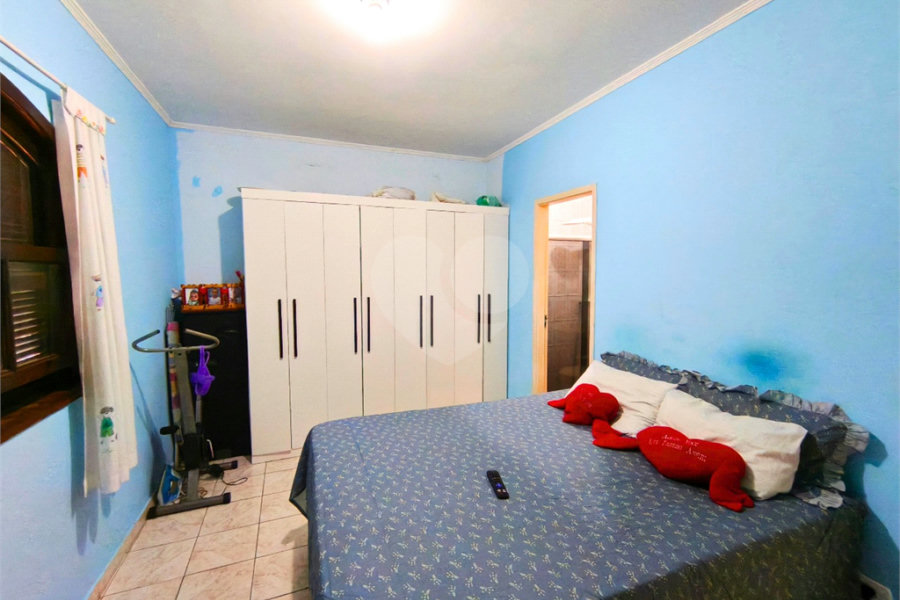 Casa à venda com 3 quartos, sendo 1 suíte, no condomínio Res Crisciúma, São Paulo - SP