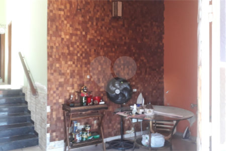 Sobrado à venda com 5 quartos, sendo 3 suítes, em Jardim dos Pinheiros, Atibaia, SP