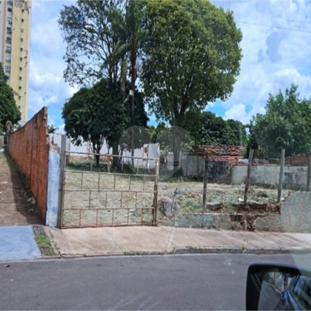 Terreno 784m² proximo à Santa Casa e a USP - Investimento