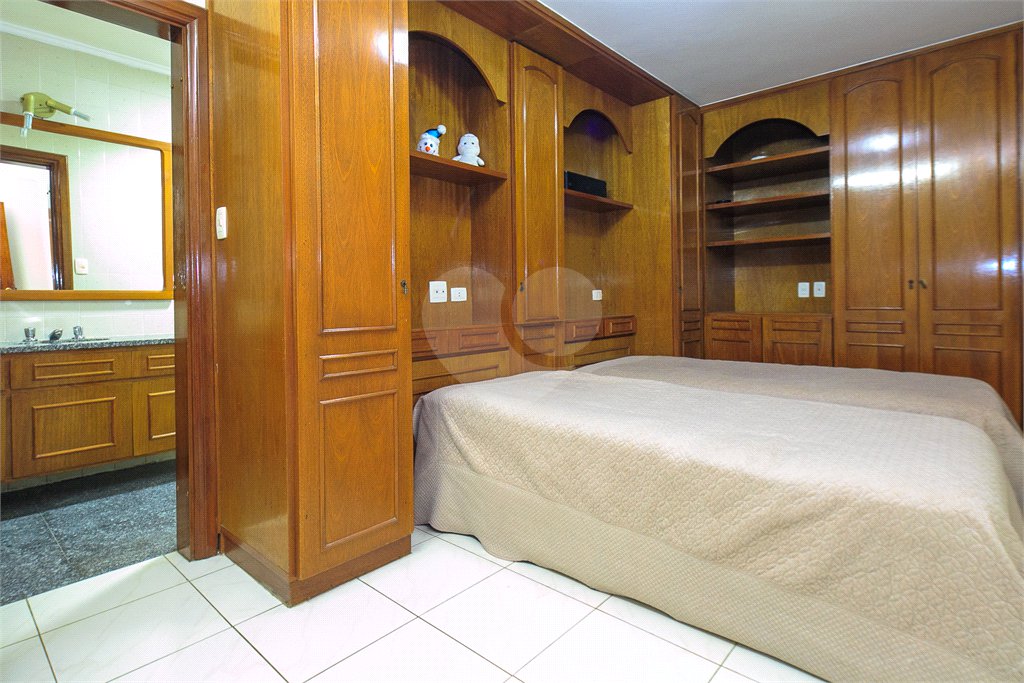 Casa Térrea à venda com 4 suítes em Jardim Marajoara, São Paulo, SP