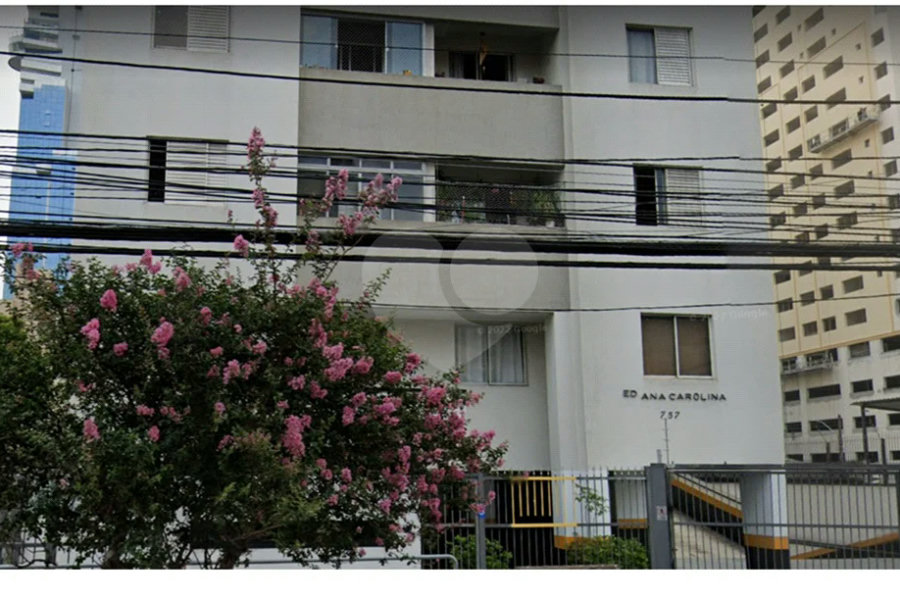 Apartamento em Santana com Sacada e Vaga de Garagem, a 650 m do Metrô