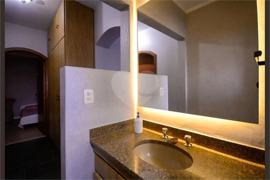 Casa com 4 Dormitórios sendo 1 suíte, com 3 Vagas