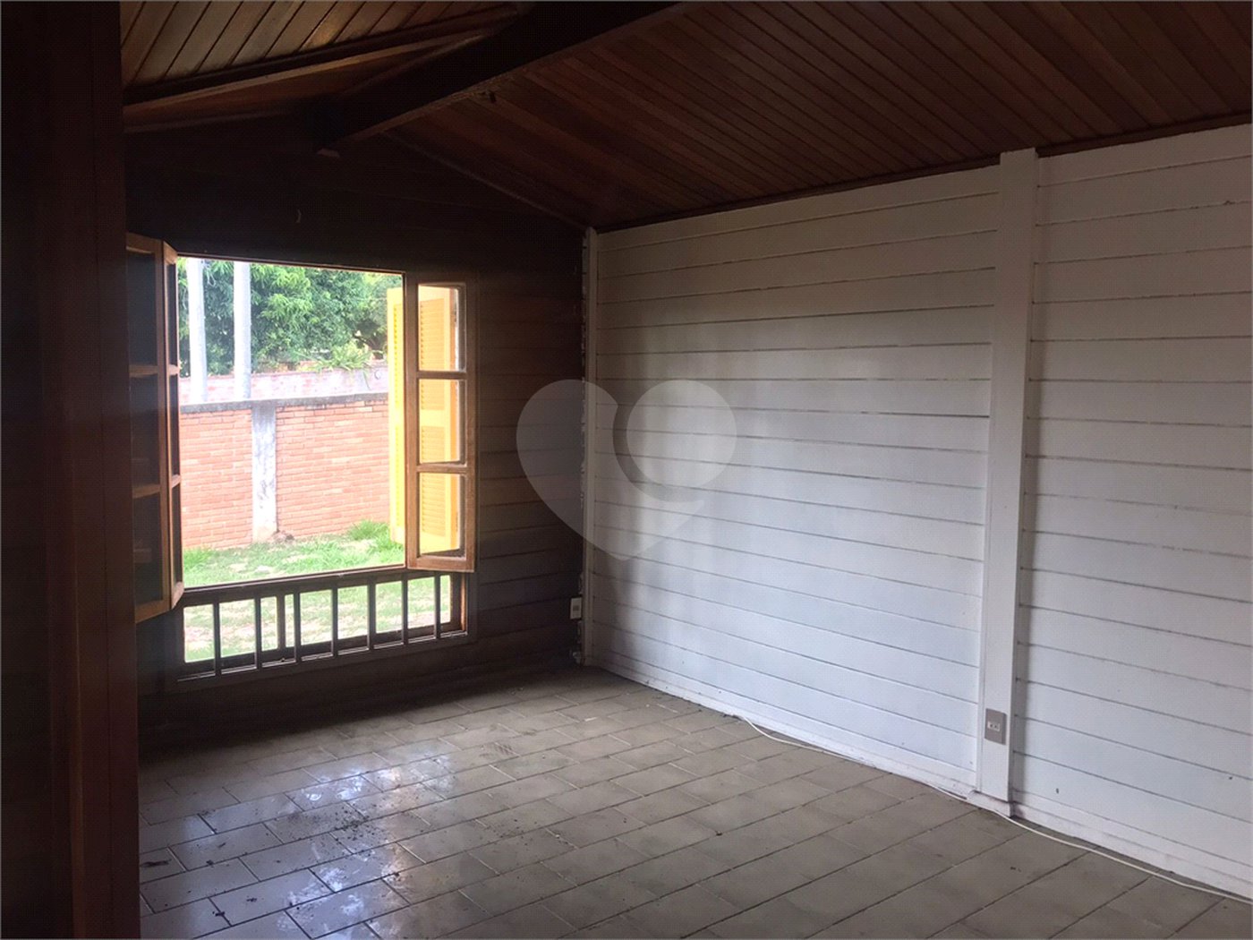 Casa à venda com 3 quartos, sendo 1 suíte, no condomínio Zuleika Jabour, Salto - SP