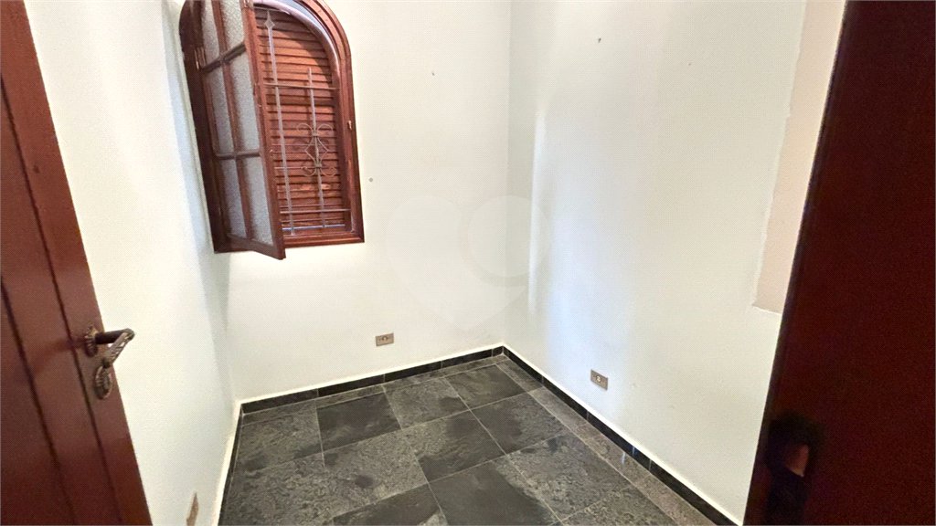 Sobrado à venda ou para alugar com 15 quartos em Tremembé, São Paulo, SP