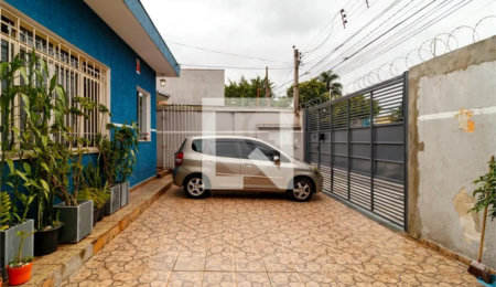Casa à venda com 4 quartos, sendo 1 suíte,  em Vila Constança, São Paulo, SP