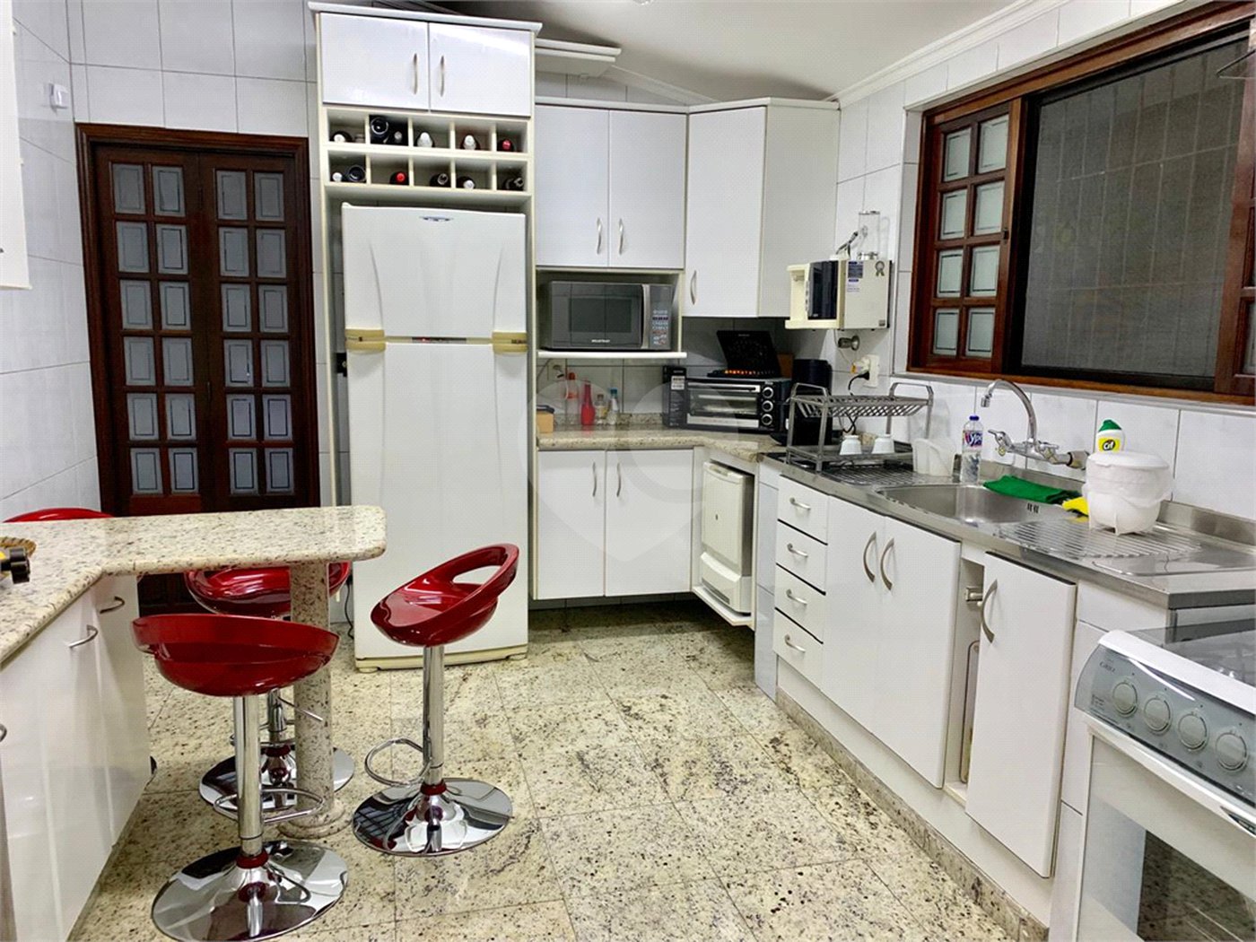 Casa à venda com 3 suítes em Vila Amorim, Suzano, SP