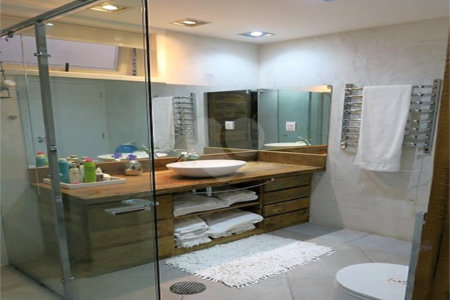 Casa em condomínio à venda com 4 quartos, sendo 3 suítes, em Jardim Vitória Régia, São Paulo, SP