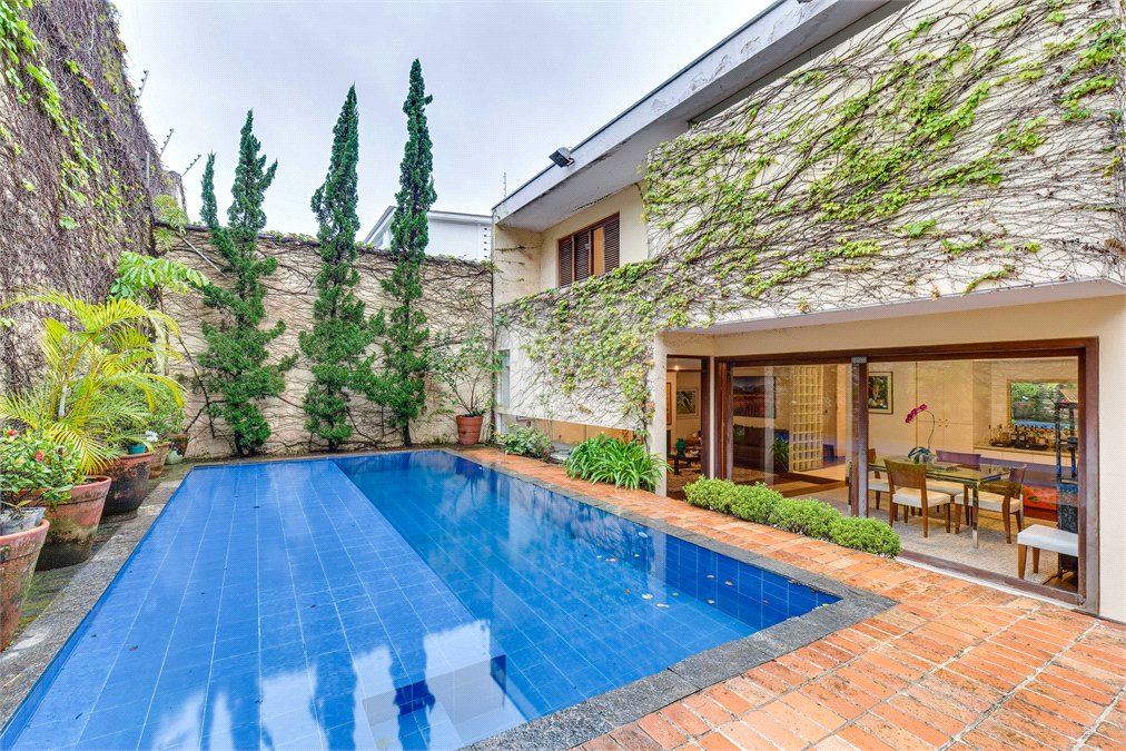 Sobrado à venda com 3 quartos, sendo 2 suítes,  em Alto da Boa Vista, São Paulo, SP
