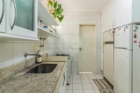 Apartamento à venda com 3 quartos, sendo 1 suíte, em Itaim Bibi, São Paulo, SP