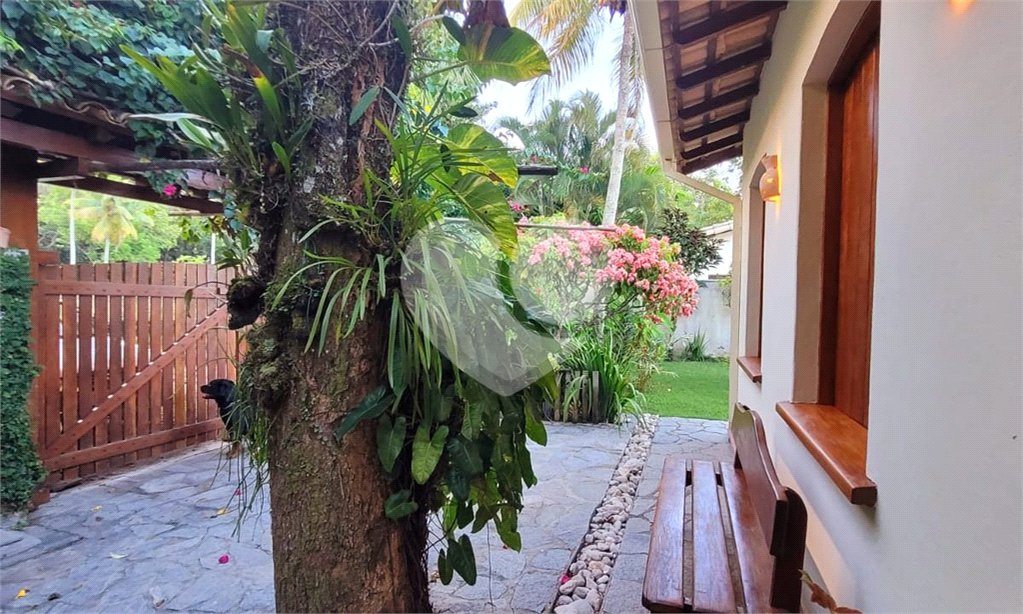 Casa à venda com 3 suítes no Centro, Santa Cruz Cabrália, BA