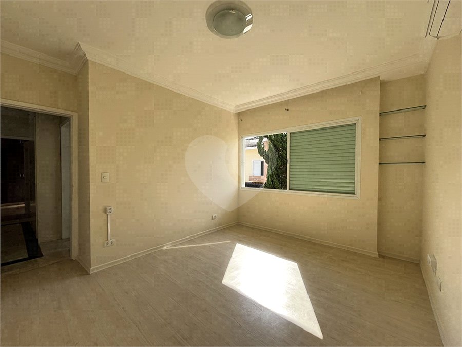 Casa para alugar com 4 quartos, sendo 2 suítes, no condomínio Porto Fino, São Paulo - SP