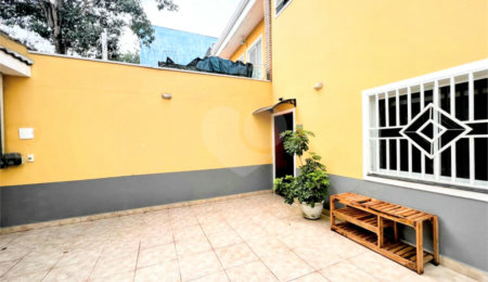 Sobrado à venda com 3 quartos, sendo 1 suíte,  em Campo Grande, São Paulo, SP