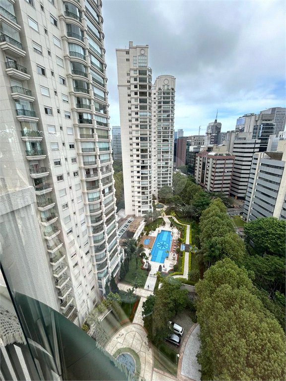 Apartamento para alugar com 3 suítes em Brooklin Paulista, São Paulo, SP