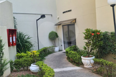 Apartamento à venda com 2 quartos em Parque Maria Domitila, São Paulo, SP