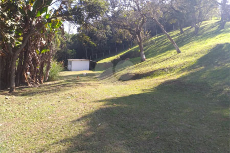 Sítio à venda com 4 quartos, sendo 1 suíte,  em Cruz das Almas, Biritiba-mirim, SP
