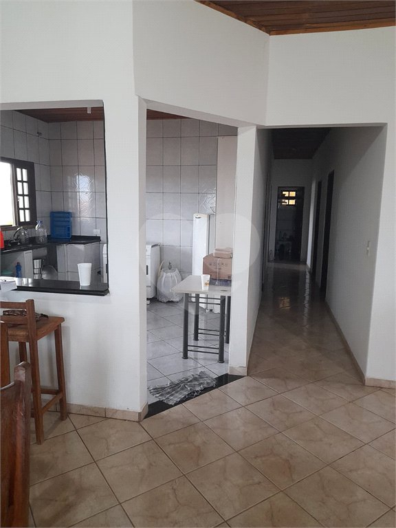 Chácara à venda com 3 quartos, sendo 1 suíte, no Centro, Porangaba, SP