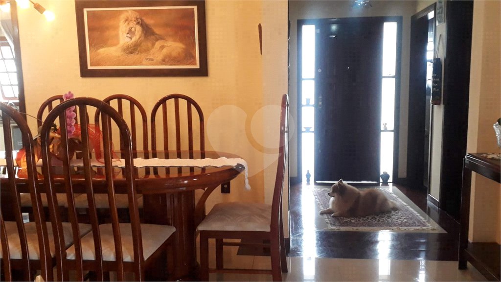 Casa à venda com 5 quartos, sendo 3 suítes,  em Vila Oliveira, Mogi das Cruzes, SP