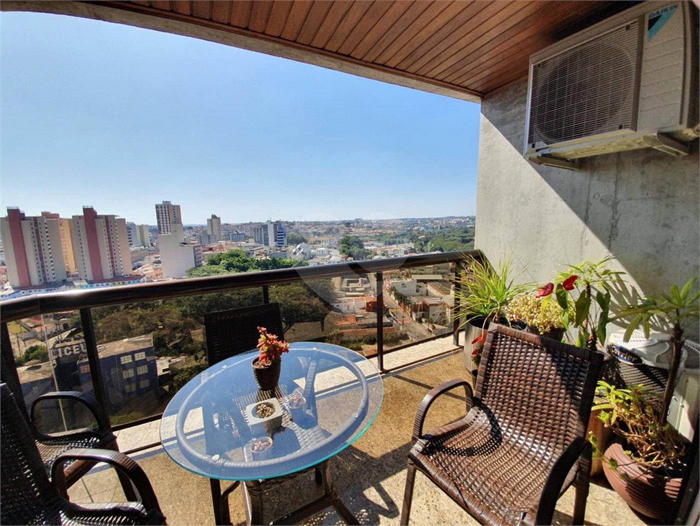 Apartamento à venda com 3 suítes no Centro, Sorocaba, SP