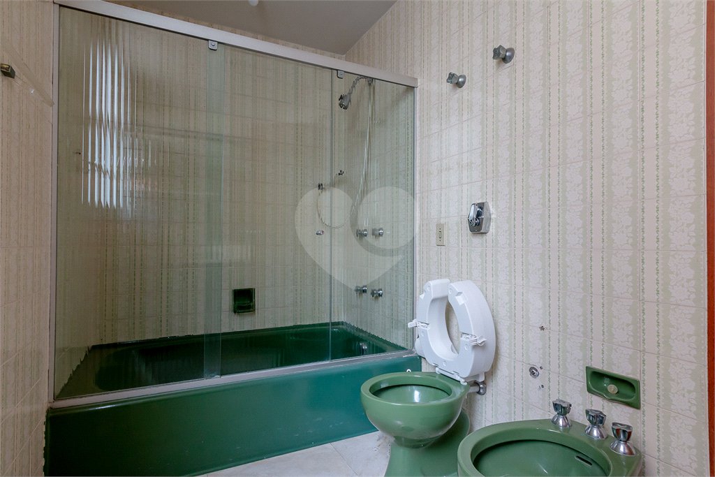 Apartamento à venda com 3 quartos, sendo 1 suíte, em Santa Cecília, São Paulo, SP