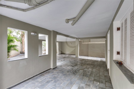 Casa à venda com 5 quartos, sendo 3 suítes, em Alto da Boa Vista, São Paulo, SP