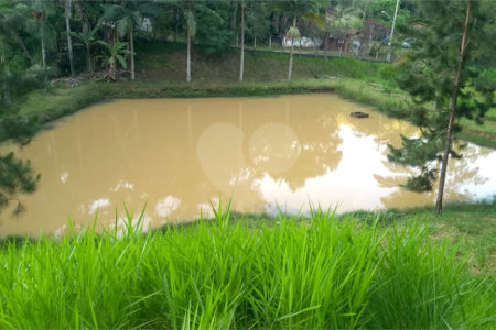 Chácara à venda com 1 suíte em Chácaras Vista Alegre, Arujá, SP