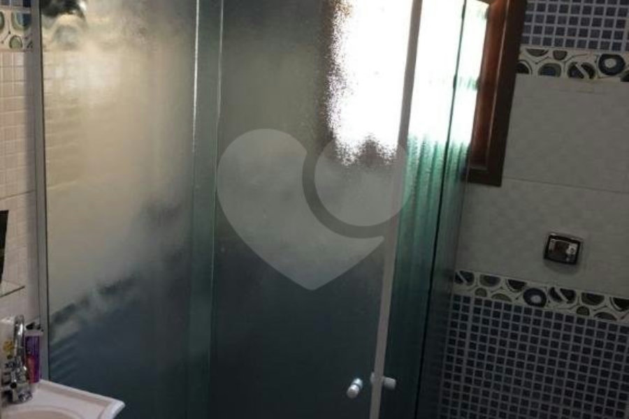 Casa à venda com 3 quartos, sendo 1 suíte, no condomínio Sobrado, São Paulo - SP